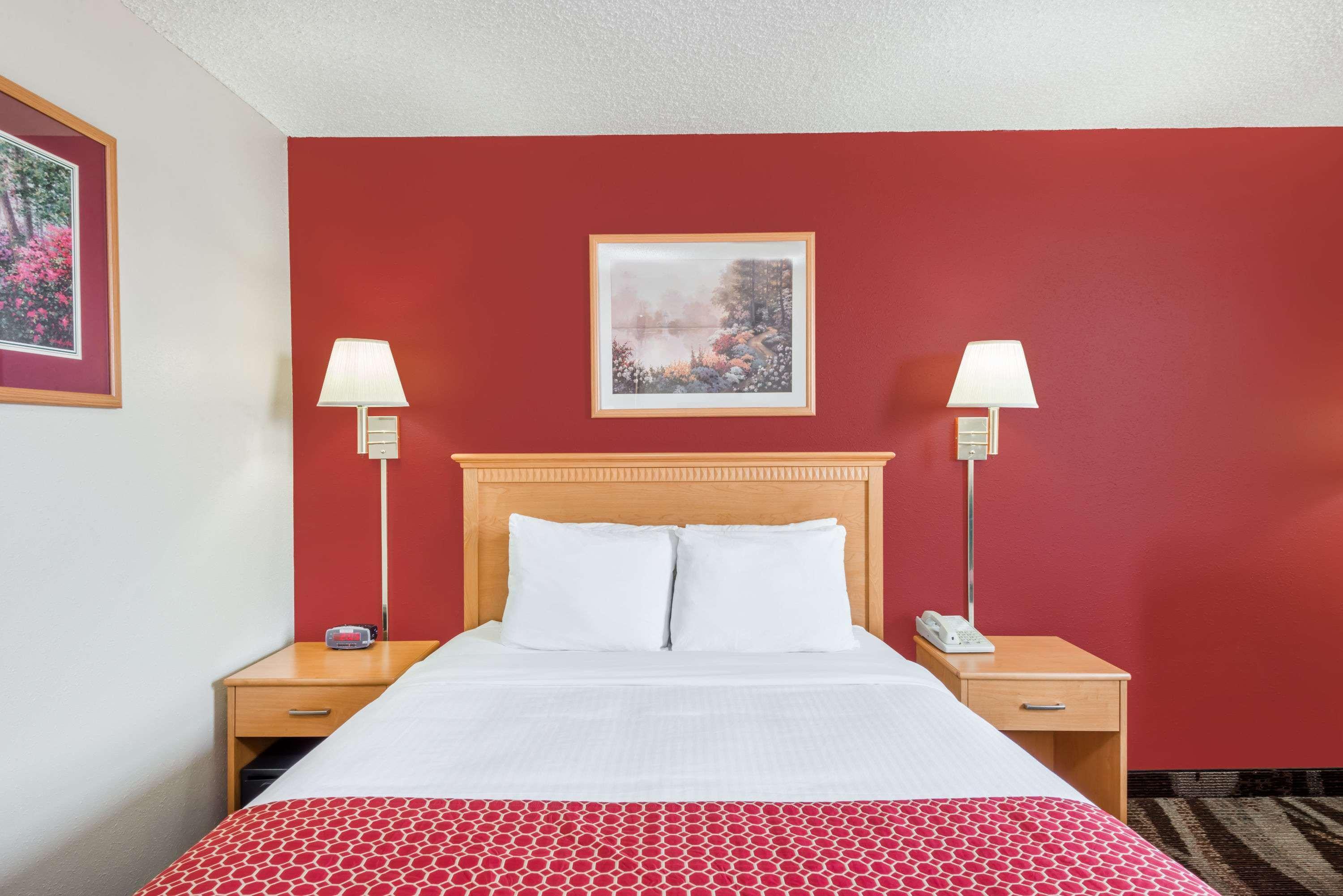Days Inn by Wyndham Gillette Eksteriør bilde