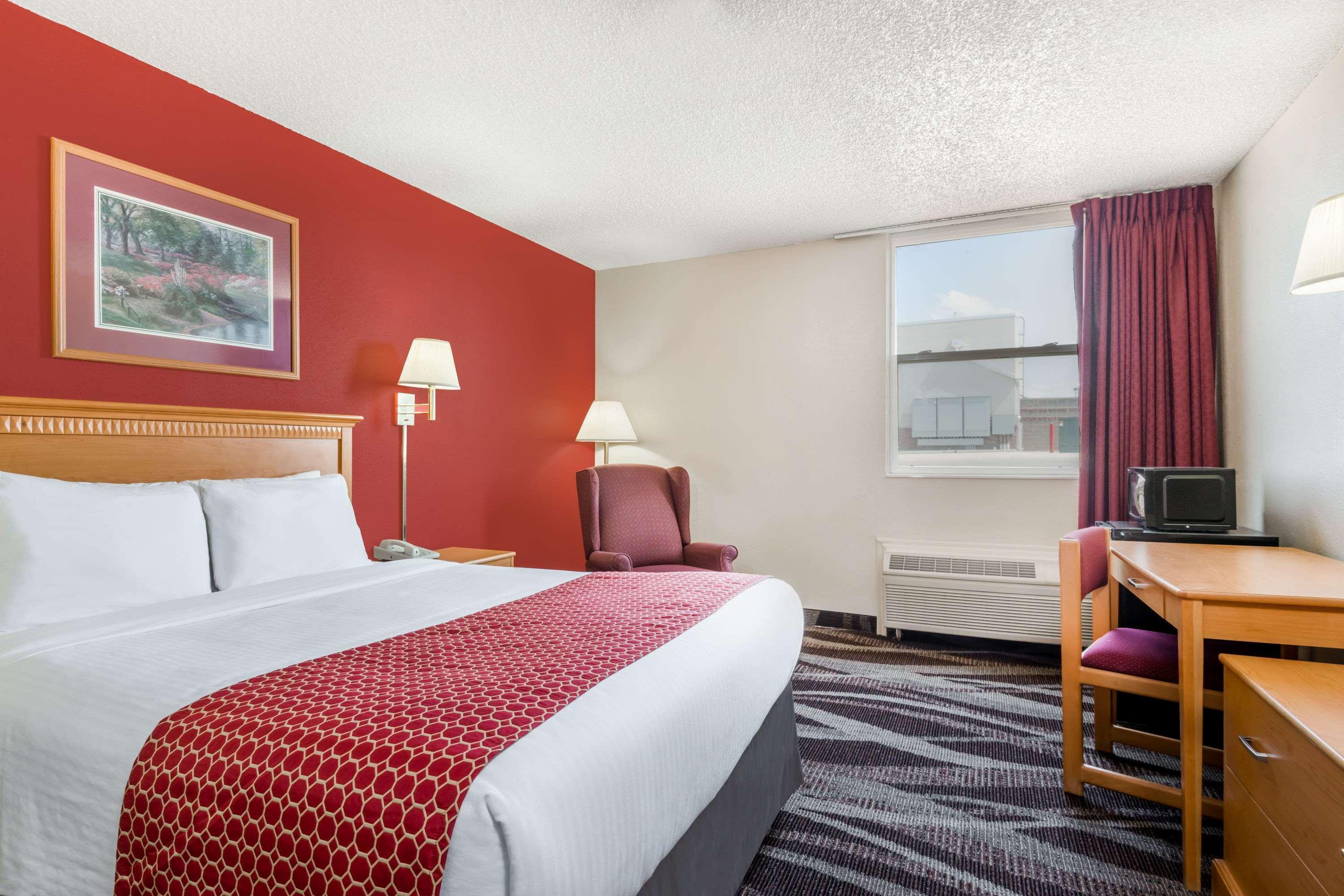 Days Inn by Wyndham Gillette Eksteriør bilde